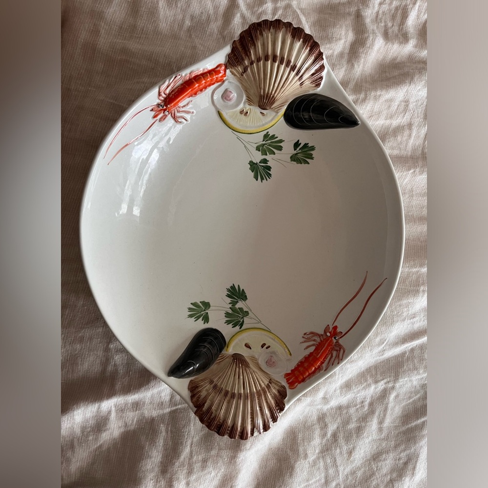 Lovely vintage seashell and prawn large bowl and 4 small bowls